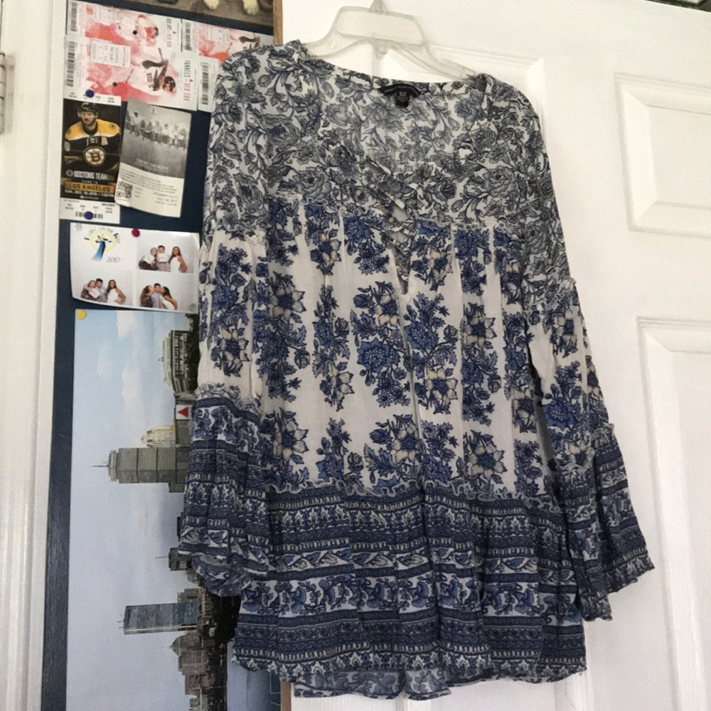 American eagle floral shirt